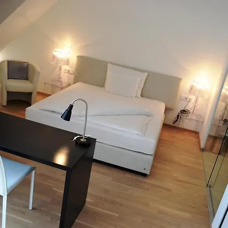 City Hotel Hotel 4*