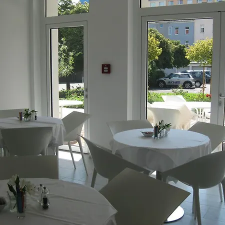City Hotel Hotel