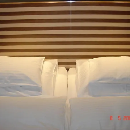 City Hotel