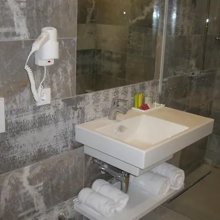 Hotel City Hotel 4*