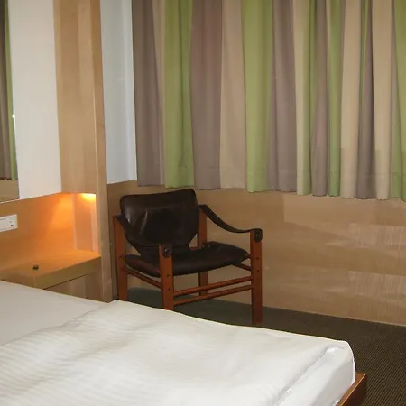 City Hotel Hotel 4*