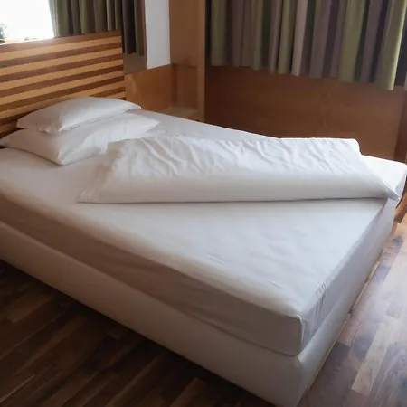 City-hotel ホテル 4*