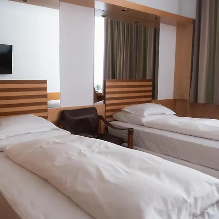 City-hotel ホテル 4*